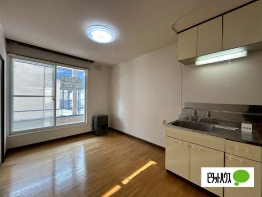 �y���̑��z�@���r���O