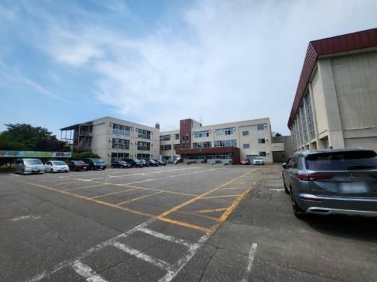 �y���Ӂz�@�эL�s���[�k���w�Z�F294m