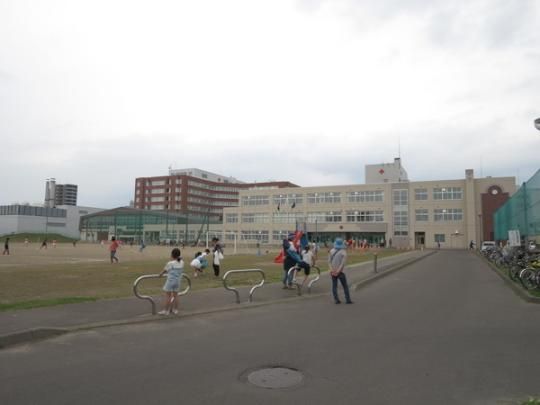 �y���Ӂz�@����s���_���w�Z�F1067m