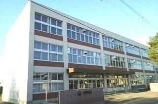 �y���Ӂz�@����s�����c���w�Z�F550m