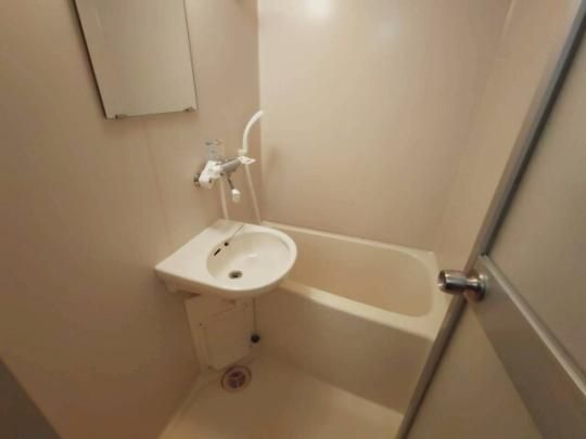 �y���̑��z�@�o�X�^�V�����[