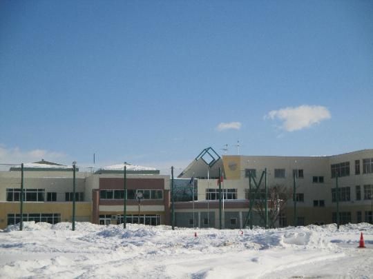 �y���Ӂz�@�эL�s���[�����w�Z�F852m