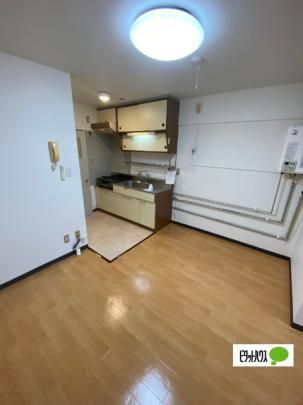 �y���̑��z�@���r���O