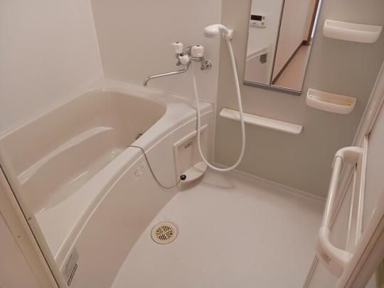 �y���̑��z�@�o�X�^�V�����[