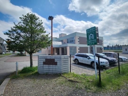 �y���Ӂz�@���X���������X���w�Z�F449m