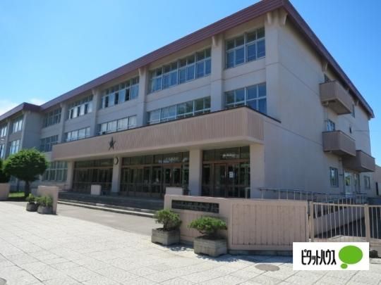 �y���Ӂz�@����s���k�����w�Z�F1384m