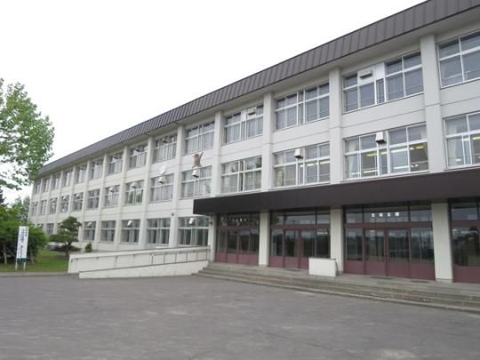 �y���Ӂz�@����s���L�˒��w�Z�F1649m