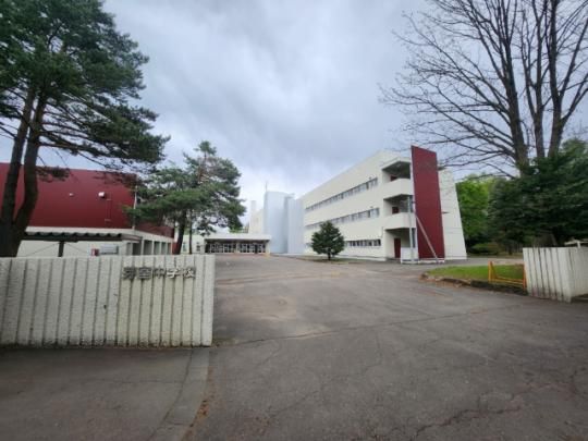 �y���Ӂz�@�莺�����莺���w�Z�F1092m