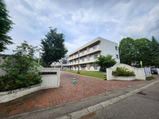 �y���Ӂz�@�эL�s���X�̗����w�Z�F912m