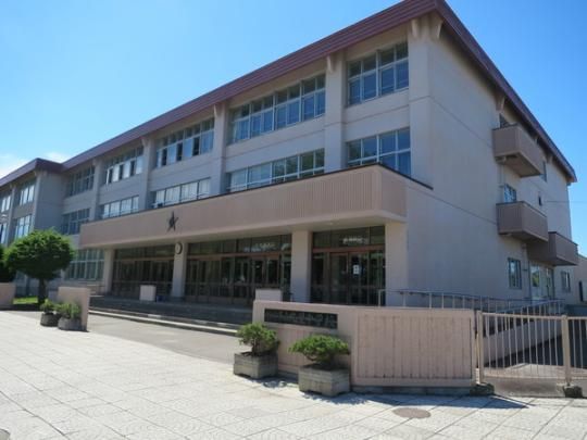 �y���Ӂz�@����s���k�����w�Z�F853m