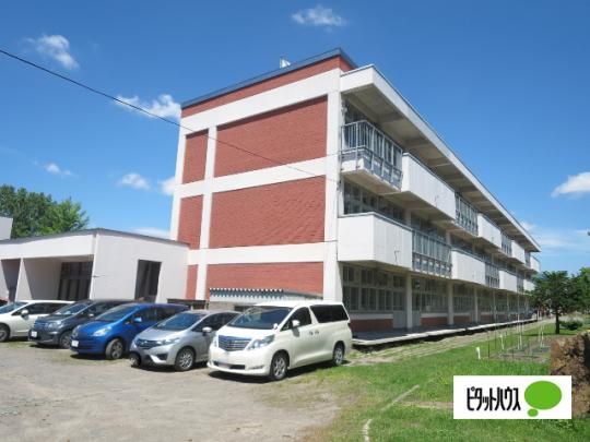 �y���Ӂz�@����s���L�����w�Z�F700m