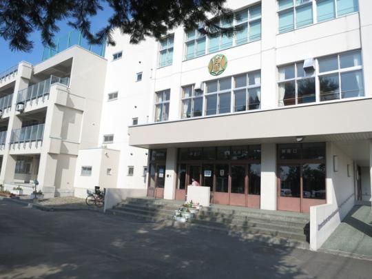 �y���Ӂz�@����s���m�V���w�Z�F870m